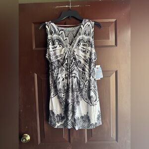 Unity Black/White Sleeveless Blouse Size 1X NWT shoulder seems issue